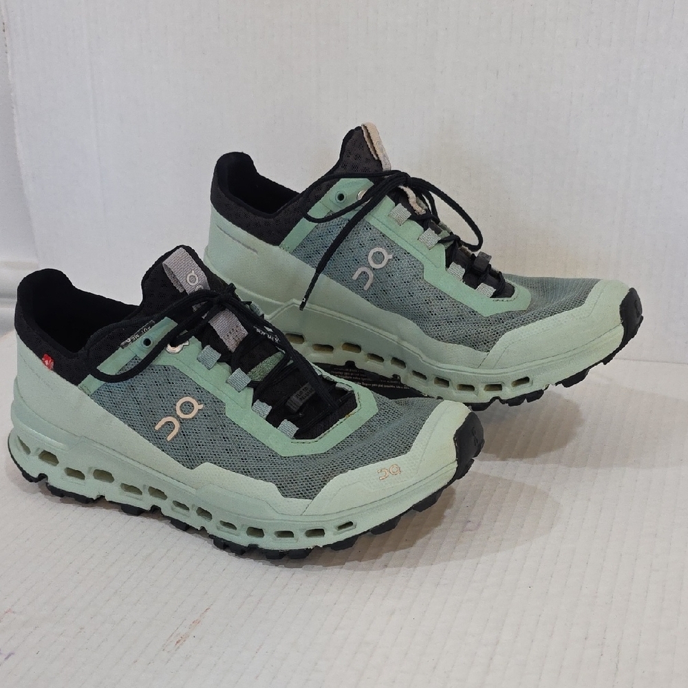 On Running Women's Mint Green and Black Cloudventure Trail Shoes 7.5 - Picture 2 of 12